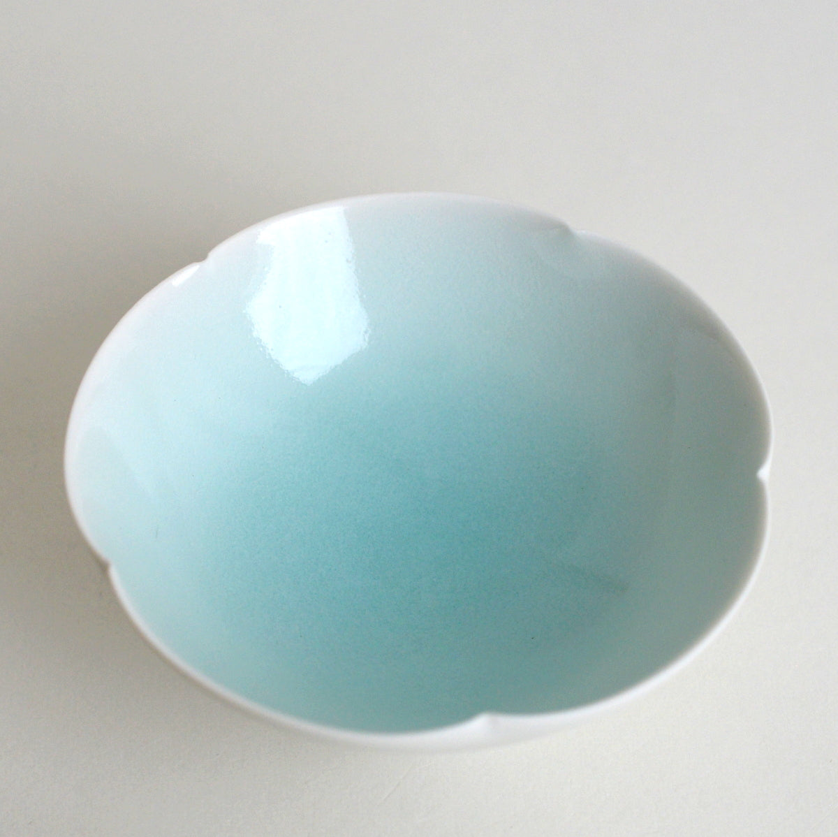 青白磁輪花杯 / 村田匠也 – toutou online