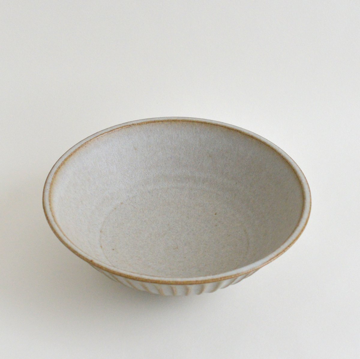 鉢6.5寸（しのぎ/白）/ 北岡幸士 – toutou online